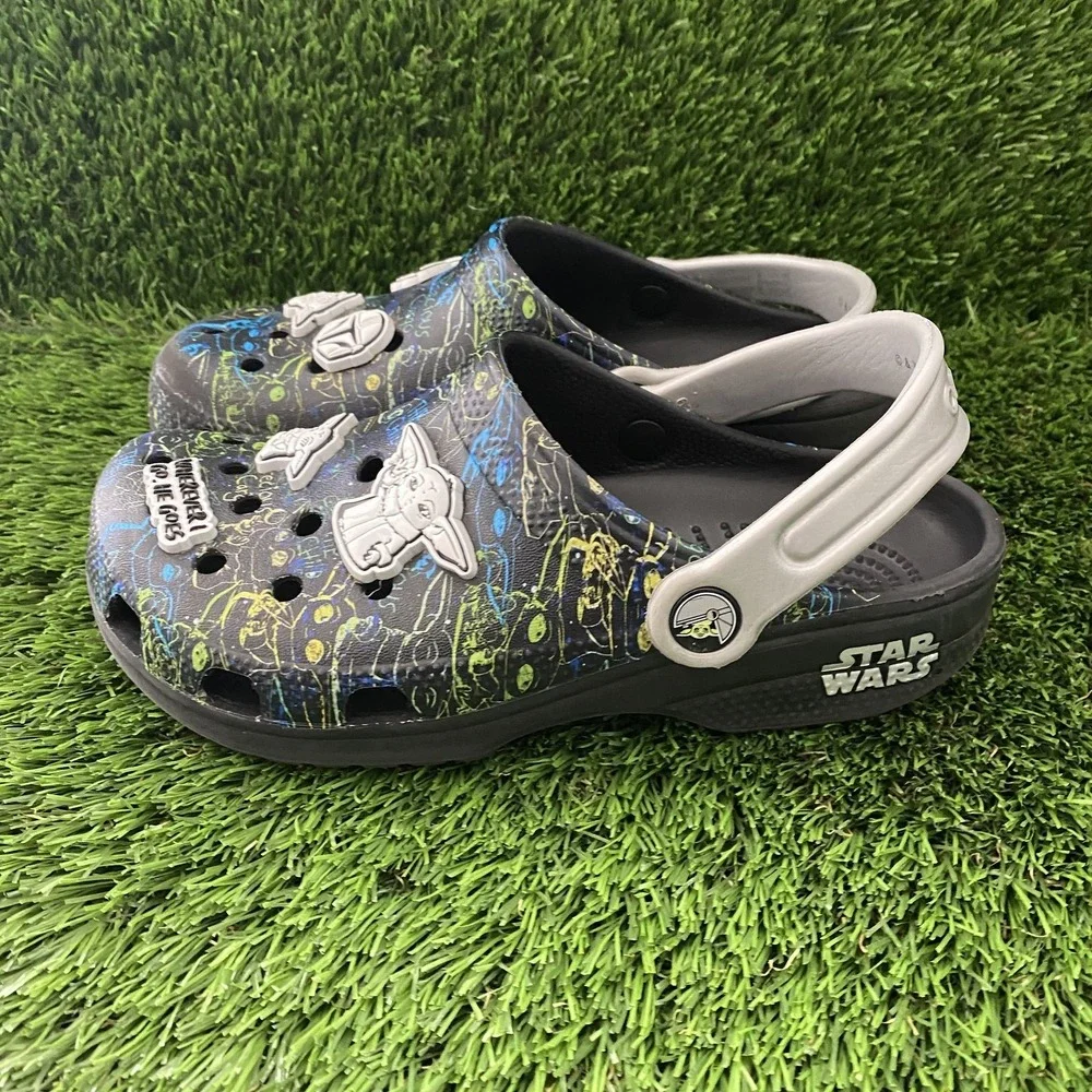 Disney Star Wars Mandalorian Crocs Kids J3 Black With Star Wars Jibbitz